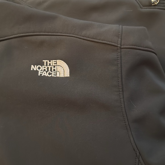 Black The North Face Black Men’s XXL fleece lined hip length coat. - Picture 5 of 5